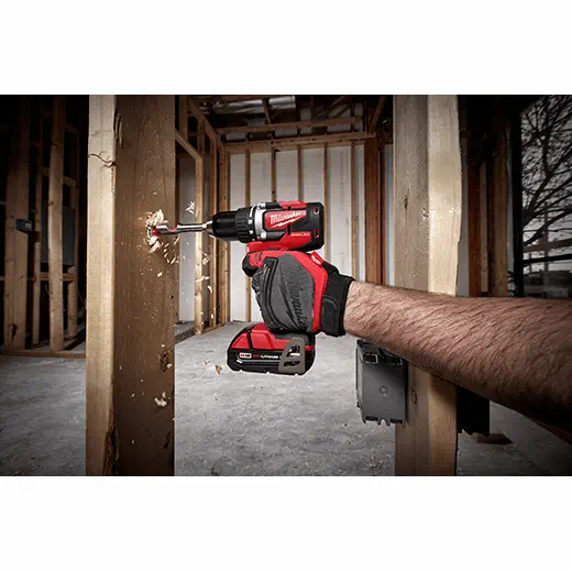 Milwaukee Kit de taladro/destornillador compacto sin escobillas M18 de 1/2"